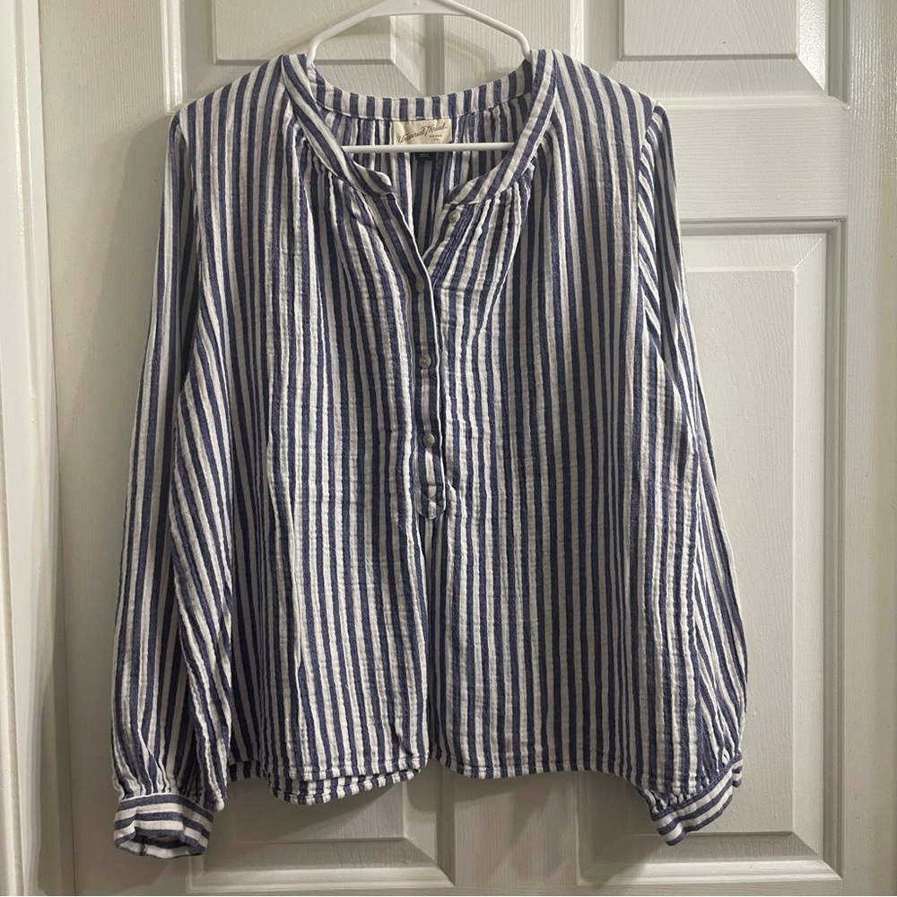 Blue and white striped summer shirt from Universal Thread size Large